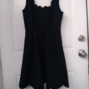 BLACK SCALLOPED NECKLINE A-LINE DRESS SLEEVELESS SIZE M MEDIUM